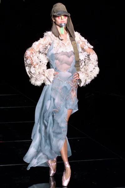 Look 27